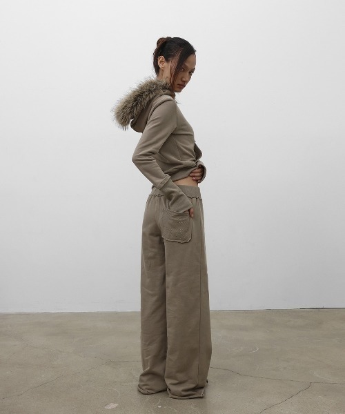 BLACKUP（ブラックアップ）の「[MADE] アヌスファージップアップフーディ（パーカー・レディース・ベージュ/チャコール・SMALL/MEDIUM）」の5枚目の写真
