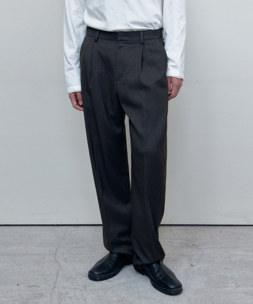 WEDNESDAY OASIS（ウェンズデーオアシス）の「ワンタック セミワイド スラックス_CHARCOAL(WCB6PT05)（スラックス・メンズ・チャコール・MEDIUM/LARGE/X-LARGE）」の2枚目の写真