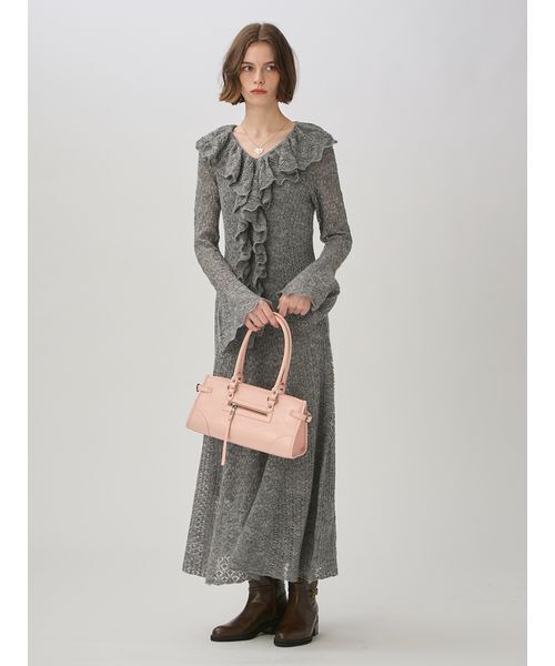 LILY BROWN(リリーブラウン)の「フロントフリルニットワンピース(ワンピース・レディース・アイボリー/ブルー/チャコールグレー・F)」の18枚目の写真