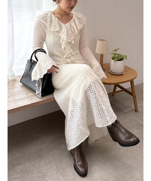 LILY BROWN(リリーブラウン)の「フロントフリルニットワンピース(ワンピース・レディース・アイボリー/ブルー/チャコールグレー・F)」の21枚目の写真