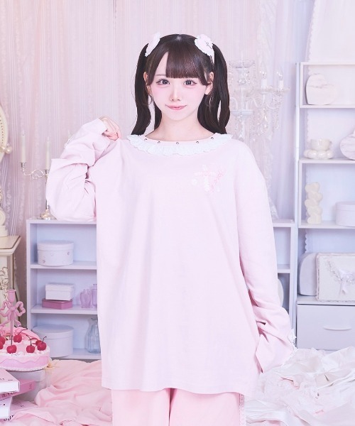 mine by LAFARY(マインバイラファリー)の「Sugar Addiction ロングTシャツ(Tシャツ/カットソー・レディース・ブラック/ピンク/ホワイト・FREE)」の3枚目の写真