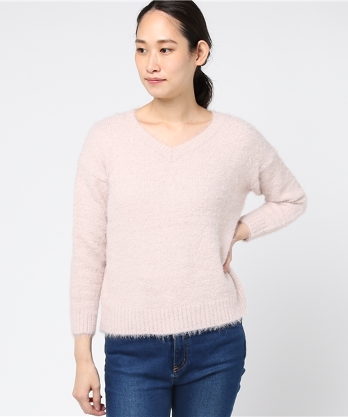 mysty woman（ミスティウーマン）の「フェザーヤーンVネックシャギーニット（ニット/セーター・レディース・アイボリー/ブル－グレ－/ピンクベージュ/ライトピンク・FREE）」の4枚目の写真