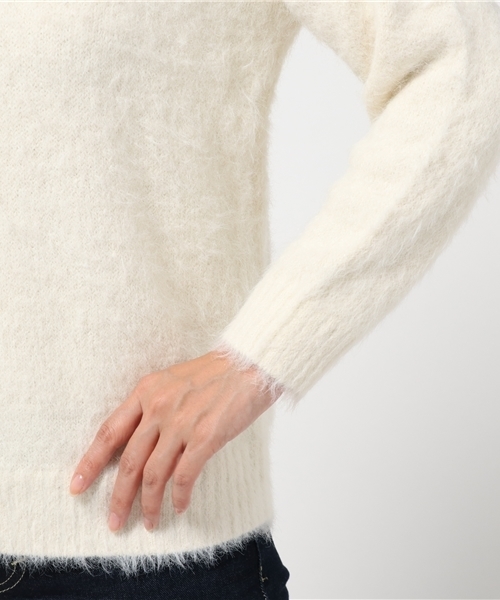 mysty woman（ミスティウーマン）の「フェザーヤーンVネックシャギーニット（ニット/セーター・レディース・アイボリー/ブル－グレ－/ピンクベージュ/ライトピンク・FREE）」の9枚目の写真