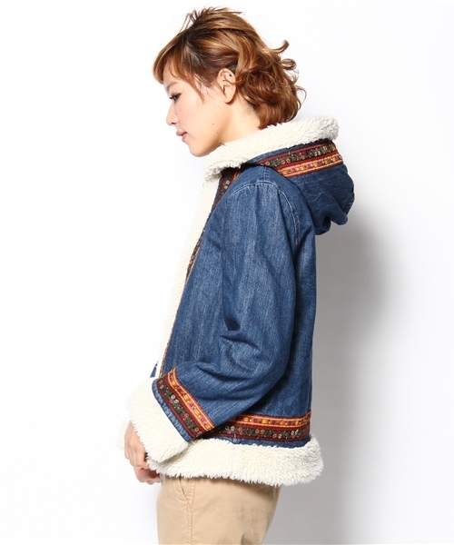 BEAMS BOY（ビームスボーイ）の「BEAMS BOY / チロリアン デニム ボア　***（ブルゾン・レディース・ネイビー・ONE SIZE）」の2枚目の写真