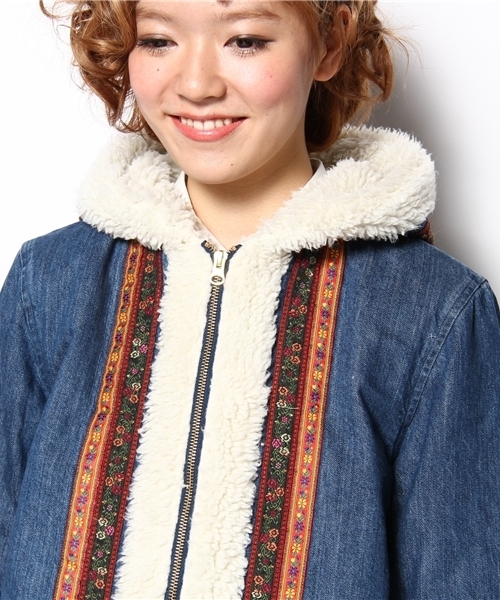 BEAMS BOY（ビームスボーイ）の「BEAMS BOY / チロリアン デニム ボア　***（ブルゾン・レディース・ネイビー・ONE SIZE）」の5枚目の写真