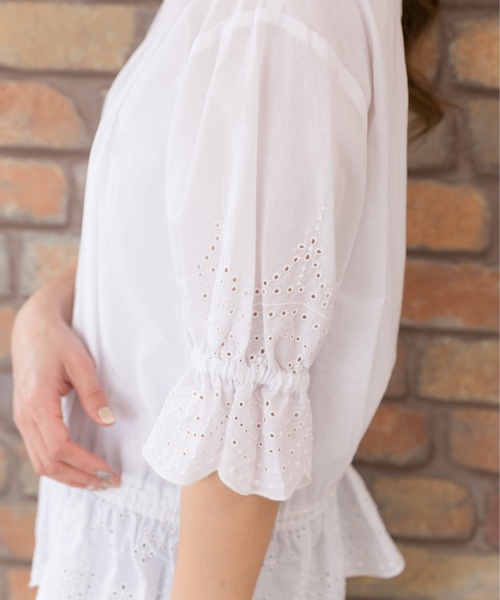 PREFERIR（プレフェリール）の「アイレット刺繍 綿レース ブラウス【テレビ東京・モーニングクロス番組着用】（シャツ/ブラウス・レディース・ホワイト/ネイビー/オレンジ・MEDIUM）」の9枚目の写真
