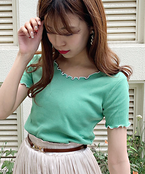 apres jour（アプレジュール）の「リブメロートップス【ZOZOTOWN限定アイテム】（Tシャツ/カットソー・レディース・ブラック/レッド/オフホワイト/その他/ミント/モカ/オレンジ系その他・フリー）」の2枚目の写真