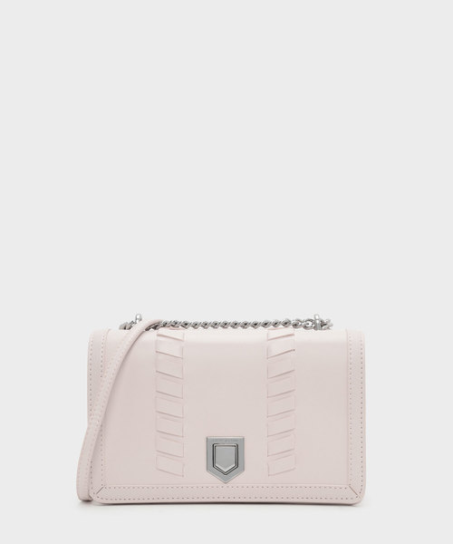 CHARLES & KEITH(チャールズ & キース)の「ウエーブディテールクロスボディバッグ / WEAVE DETAIL CROSSBODY BAG(ショルダーバッグ・レディース・ブラック/ブルー/ライトピンク/レンガ・S)」の2枚目の写真