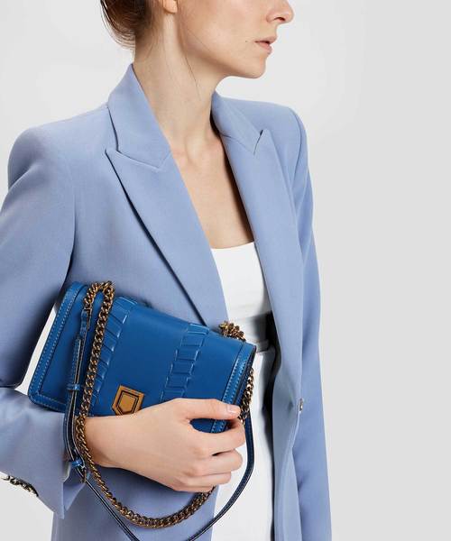 CHARLES & KEITH(チャールズ & キース)の「ウエーブディテールクロスボディバッグ / WEAVE DETAIL CROSSBODY BAG(ショルダーバッグ・レディース・ブラック/ブルー/ライトピンク/レンガ・S)」の10枚目の写真