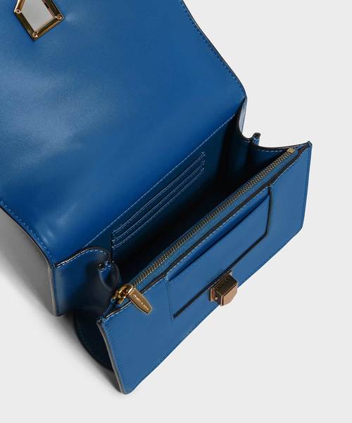 CHARLES & KEITH(チャールズ & キース)の「ウエーブディテールクロスボディバッグ / WEAVE DETAIL CROSSBODY BAG(ショルダーバッグ・レディース・ブラック/ブルー/ライトピンク/レンガ・S)」の13枚目の写真