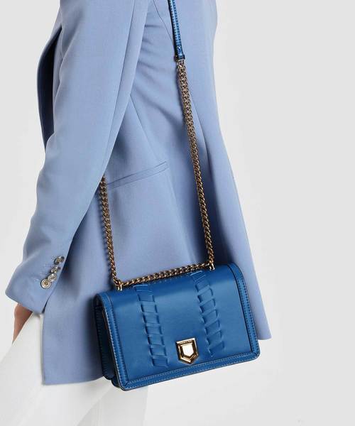 CHARLES & KEITH(チャールズ & キース)の「ウエーブディテールクロスボディバッグ / WEAVE DETAIL CROSSBODY BAG(ショルダーバッグ・レディース・ブラック/ブルー/ライトピンク/レンガ・S)」の14枚目の写真