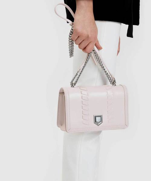 CHARLES & KEITH(チャールズ & キース)の「ウエーブディテールクロスボディバッグ / WEAVE DETAIL CROSSBODY BAG(ショルダーバッグ・レディース・ブラック/ブルー/ライトピンク/レンガ・S)」の15枚目の写真