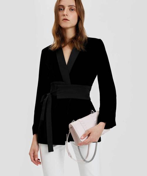 CHARLES & KEITH(チャールズ & キース)の「ウエーブディテールクロスボディバッグ / WEAVE DETAIL CROSSBODY BAG(ショルダーバッグ・レディース・ブラック/ブルー/ライトピンク/レンガ・S)」の19枚目の写真