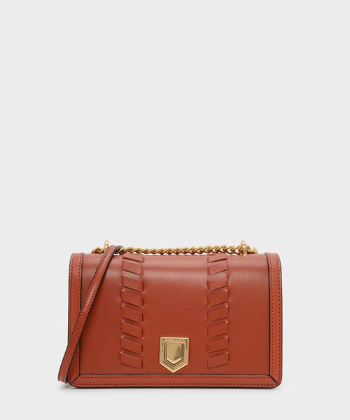 CHARLES & KEITH(チャールズ & キース)の「ウエーブディテールクロスボディバッグ / WEAVE DETAIL CROSSBODY BAG(ショルダーバッグ・レディース・ブラック/ブルー/ライトピンク/レンガ・S)」の4枚目の写真