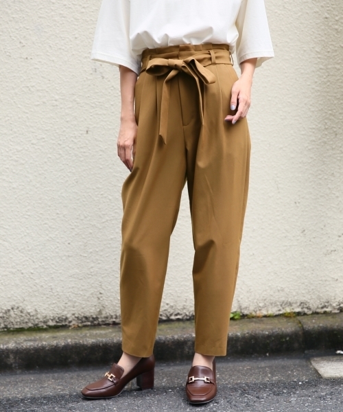 LOWRYS FARM（ローリーズファーム）の「リボンテーパードパンツ 806866（その他パンツ・レディース・ブラック/ベージュ/ネイビー/ブラウン/ブラック系その他・MEDIUM/LARGE）」の3枚目の写真