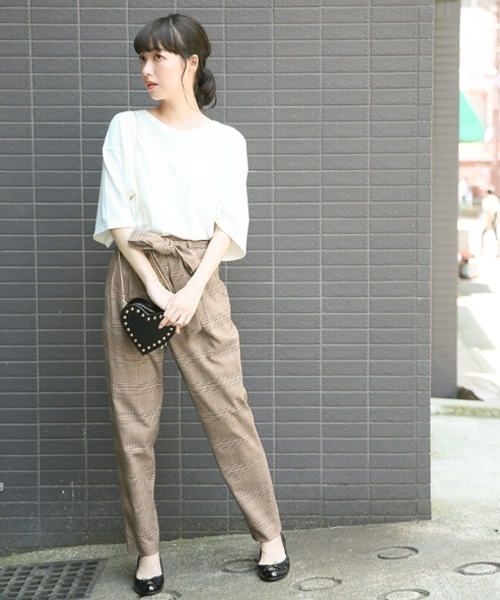 LOWRYS FARM（ローリーズファーム）の「リボンテーパードパンツ 806866（その他パンツ・レディース・ブラック/ベージュ/ネイビー/ブラウン/ブラック系その他・MEDIUM/LARGE）」の9枚目の写真