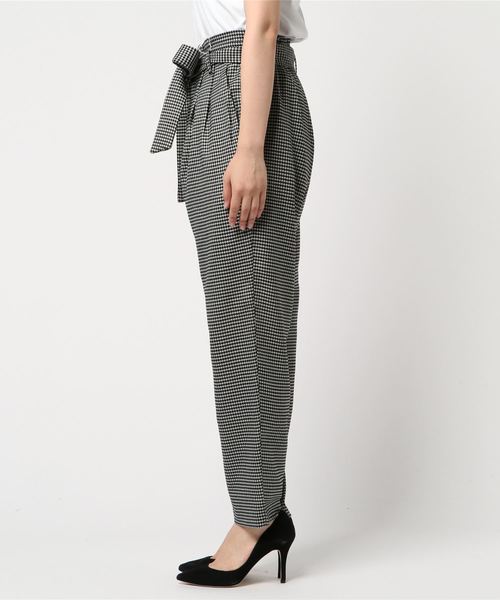 LOWRYS FARM（ローリーズファーム）の「リボンテーパードパンツ 806866（その他パンツ・レディース・ブラック/ベージュ/ネイビー/ブラウン/ブラック系その他・MEDIUM/LARGE）」の6枚目の写真