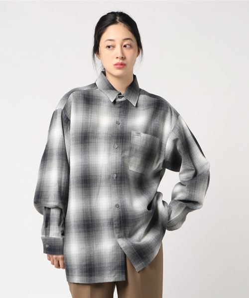 Cal Top(キャルトップ)の「OMBRE CHECK L/S SHIRTS(シャツ/ブラウス・レディース・ネイビー/ブラウン/レッド/グリーン/ブラック×グレー/ブラック×ホワイト/グレー×ホワイト/ロイヤルブルー/サックスブルー/ネイビー×ホワイト/グレー系その他・S/M/L/XL)」の18枚目の写真