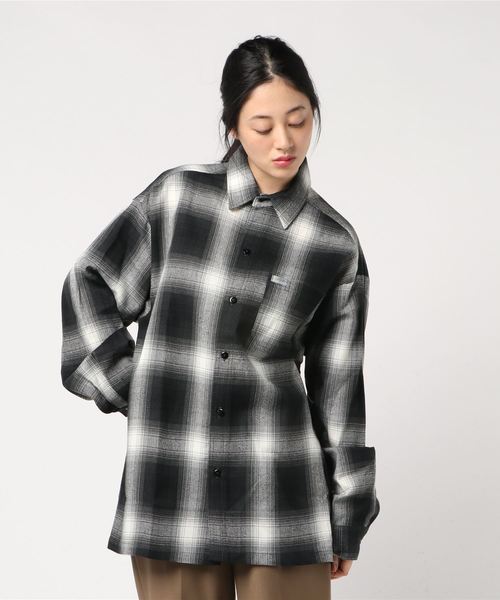 Cal Top(キャルトップ)の「OMBRE CHECK L/S SHIRTS(シャツ/ブラウス・レディース・ネイビー/ブラウン/レッド/グリーン/ブラック×グレー/ブラック×ホワイト/グレー×ホワイト/ロイヤルブルー/サックスブルー/ネイビー×ホワイト/グレー系その他・S/M/L/XL)」の22枚目の写真
