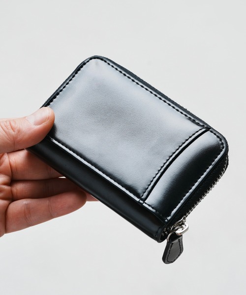 MURA(ムラ)の「ラウンドファスナー コードバン調/カーボン レザー コインケース(コインケース・メンズ・ブラック/ダークブラウン/ネイビー/グリーン/ワインレッド/ブラック系その他/ブルー系その他/キャメル・FREE)」の9枚目の写真