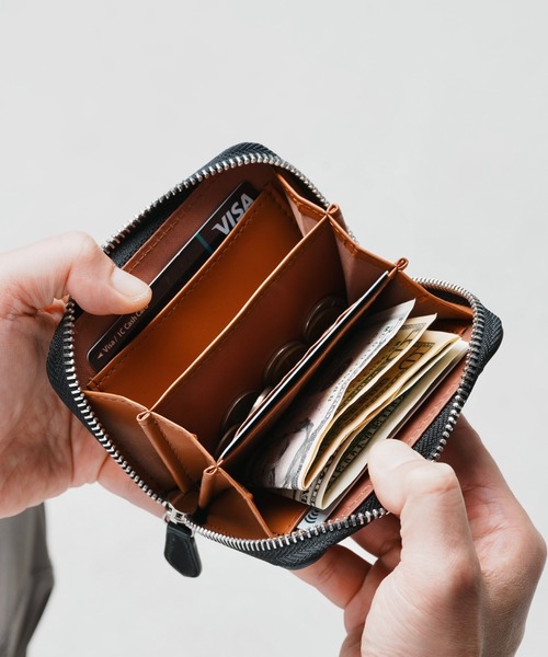 MURA(ムラ)の「ラウンドファスナー コードバン調/カーボン レザー コインケース(コインケース・メンズ・ブラック/ダークブラウン/ネイビー/グリーン/ワインレッド/ブラック系その他/ブルー系その他/キャメル・FREE)」の20枚目の写真