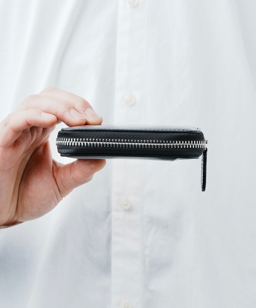 MURA(ムラ)の「ラウンドファスナー コードバン調/カーボン レザー コインケース(コインケース・メンズ・ブラック/ダークブラウン/ネイビー/グリーン/ワインレッド/ブラック系その他/ブルー系その他/キャメル・FREE)」の10枚目の写真