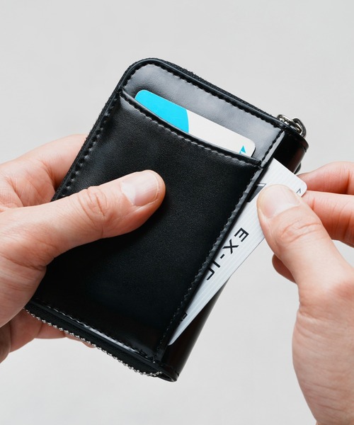 MURA(ムラ)の「ラウンドファスナー コードバン調/カーボン レザー コインケース(コインケース・メンズ・ブラック/ダークブラウン/ネイビー/グリーン/ワインレッド/ブラック系その他/ブルー系その他/キャメル・FREE)」の15枚目の写真