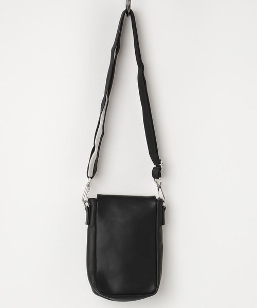 OY（オーワイ）の「フェイクレザーポーチBAG（ボディバッグ/ウエストポーチ・メンズ・ブラック・FREE）」の4枚目の写真