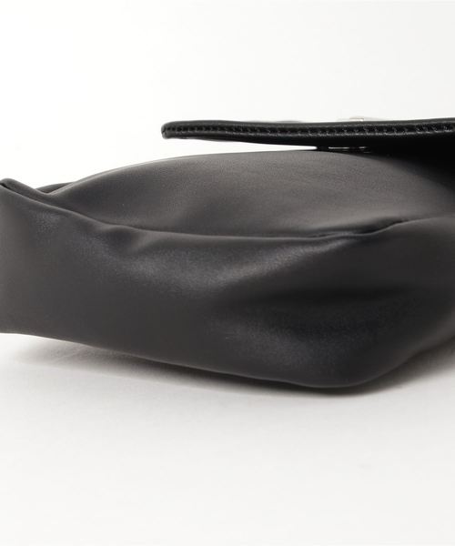 OY（オーワイ）の「フェイクレザーポーチBAG（ボディバッグ/ウエストポーチ・メンズ・ブラック・FREE）」の9枚目の写真