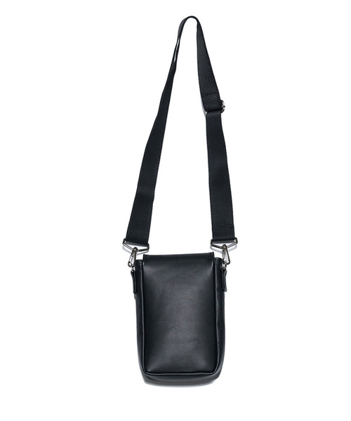 OY（オーワイ）の「フェイクレザーポーチBAG（ボディバッグ/ウエストポーチ・メンズ・ブラック・FREE）」の2枚目の写真