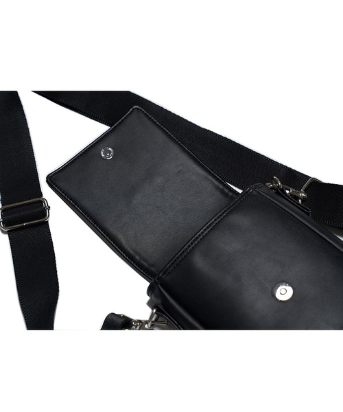 OY（オーワイ）の「フェイクレザーポーチBAG（ボディバッグ/ウエストポーチ・メンズ・ブラック・FREE）」の5枚目の写真