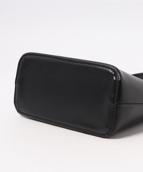 KOBE LETTUCE（コウベレタス）の「ミニポーチ付きバンブーハンドル2wayショルダーバッグ（ショルダーバッグ・レディース・ブラック/ボルドー/ブラウン系その他/ベージュ系その他/グレイッシュベージュ・FREE）」の11枚目の写真