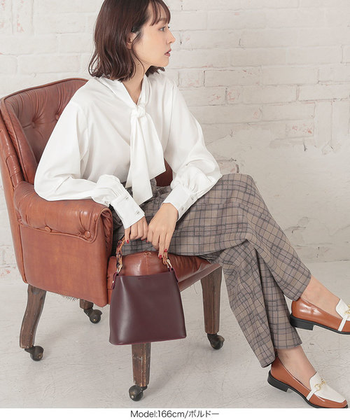 KOBE LETTUCE（コウベレタス）の「ミニポーチ付きバンブーハンドル2wayショルダーバッグ（ショルダーバッグ・レディース・ブラック/ボルドー/ブラウン系その他/ベージュ系その他/グレイッシュベージュ・FREE）」の21枚目の写真