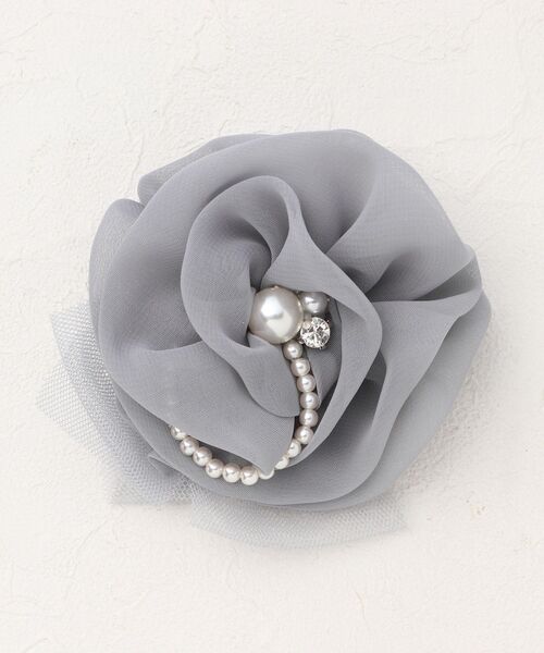SHOO・LA・RUE（シューラルー）の「【入卒/セレモニー】チュールローズコサージュ（ブローチ/コサージュ・レディース・ネイビー/アイボリー/ピンク系/ピンク系5/アイボリー系/グレー系/グレー系1/ピンク系6/ホワイト系4/ネイビー系1/ホワイト系5/ネイビー系2/ピンク系7/グレー系2・00）」の7枚目の写真