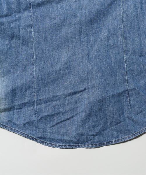 NANO universe(ナノユニバース)の「Lee(リー)/ 別注DENIM WESTERN SH STUDS(シャツ/ブラウス・メンズ・サックスブルー/ブルー・LARGE/MEDIUM/SMALL)」の4枚目の写真