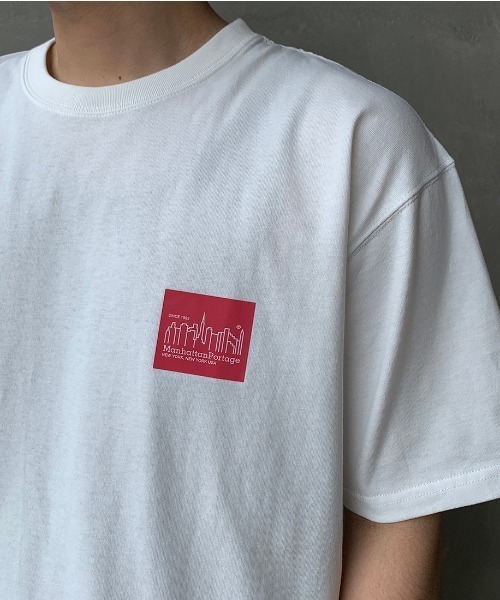 Manhattan Portage（マンハッタンポーテージ）の「[MANHATTAN PORTAGE/マンハッタンポーテージ] プリントショートスリーブビッグTシャツ（Tシャツ/カットソー・メンズ・ホワイト/ブラック/マスタード・M/L）」の4枚目の写真