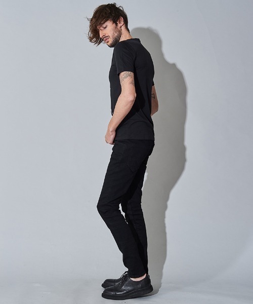 NO ID.(ノーアイディ)の「mt7141- メッセージプリントV-N-T Tシャツ(Tシャツ/カットソー・メンズ・ホワイト/ブラック/グレー・1/2)」の9枚目の写真