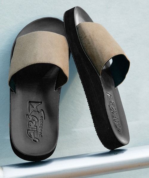 AiRS（エアーズ）の「AiRS/エアーズ 別注 ワンストラップ PUレザーコンフォートサンダル（サンダル・レディース・ホワイト/ブラック/ブラウン/スモークグレー/ブラック系その他/グレイッシュベージュ・23cm/24cm/25cm/26cm/27cm）」の6枚目の写真