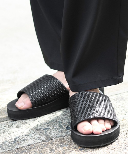 AiRS（エアーズ）の「AiRS/エアーズ 別注 ワンストラップ PUレザーコンフォートサンダル（サンダル・レディース・ホワイト/ブラック/ブラウン/スモークグレー/ブラック系その他/グレイッシュベージュ・23cm/24cm/25cm/26cm/27cm）」の13枚目の写真