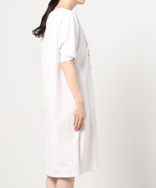 WEGO（ウィゴー）の「WEGO/プリントスリットロングワンピース（ワンピース・レディース・スミクロ/ブルー/ホワイト/ネイビー/ライトベージュ/ホワイト系その他・FREE）」の8枚目の写真