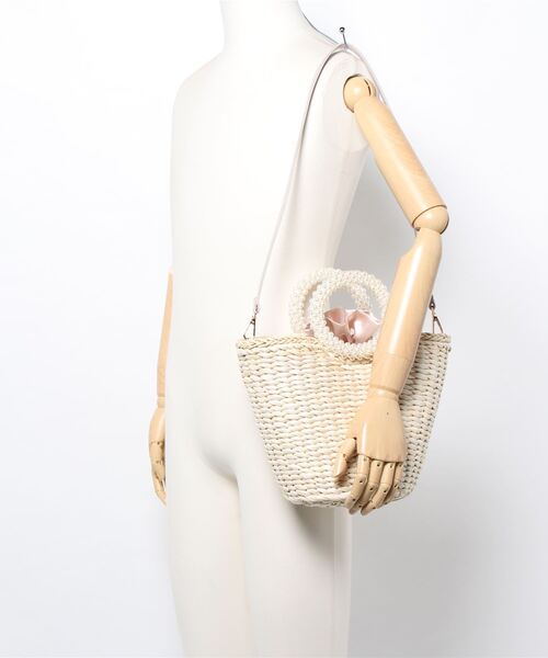 MISCH MASCH(ミッシュマッシュ)の「Pearl Handleミドルかごバッグ(かごバッグ・レディース・ブラック/ピンク・FREE)」の6枚目の写真