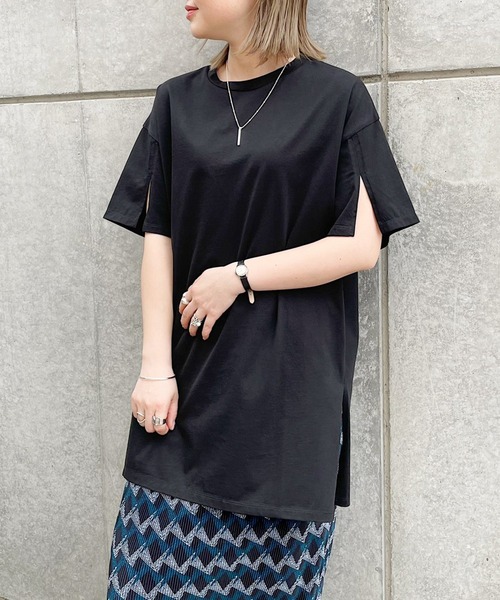 PAGEBOY(ページボーイ)の「スリットデザインBIGTシャツ(Tシャツ/カットソー・レディース・ブラック/オフホワイト/ゼブラ・FREE)」の2枚目の写真