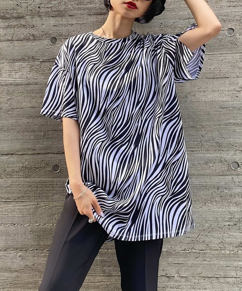 PAGEBOY(ページボーイ)の「スリットデザインBIGTシャツ(Tシャツ/カットソー・レディース・ブラック/オフホワイト/ゼブラ・FREE)」の13枚目の写真