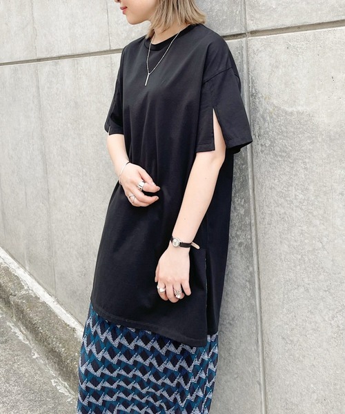 PAGEBOY(ページボーイ)の「スリットデザインBIGTシャツ(Tシャツ/カットソー・レディース・ブラック/オフホワイト/ゼブラ・FREE)」の6枚目の写真