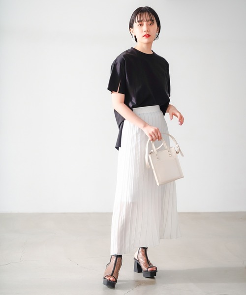 PAGEBOY(ページボーイ)の「スリットデザインBIGTシャツ(Tシャツ/カットソー・レディース・ブラック/オフホワイト/ゼブラ・FREE)」の12枚目の写真