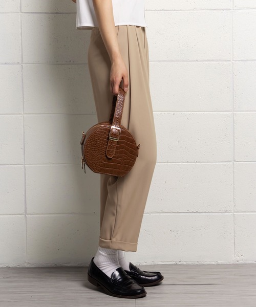 me+em select（ミームセレクト）の「【 2WAY 】サークルクロコハンドルショルダーバッグ（ショルダーバッグ・レディース・ブラック/ベージュ/キャメル/ベージュ×ブラック・FREE）」の12枚目の写真