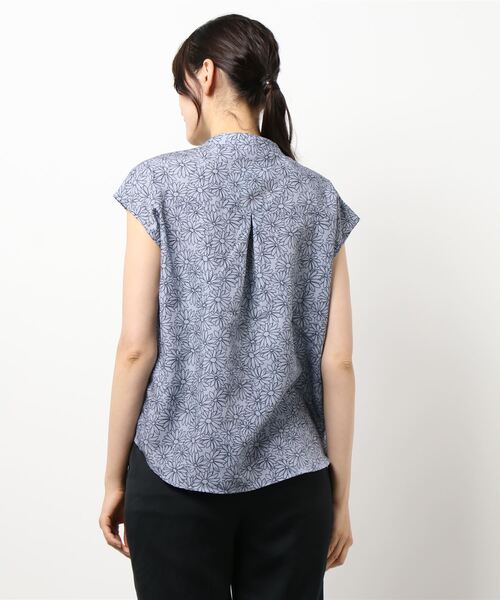 Te chichi TERRASSE（テチチテラス）の「花柄刺繍風プリントブラウス（シャツ/ブラウス・レディース・オフホワイト/チャコール/ブルー・ﾌﾘ-）」の4枚目の写真