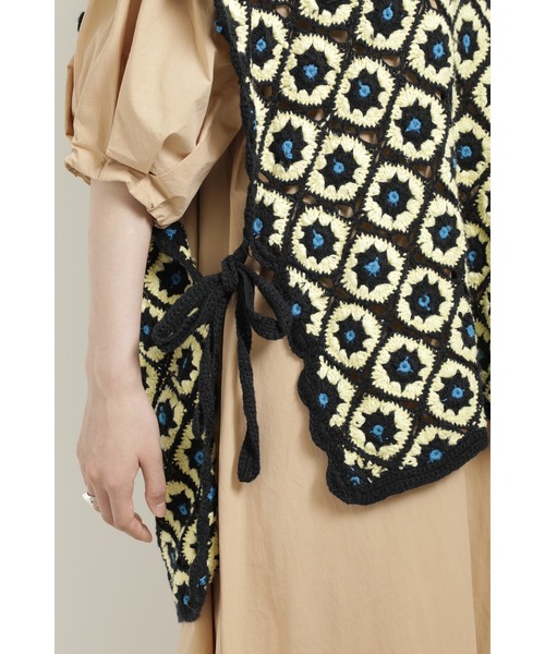 mag.by c(マグバイシー)の「(mag.by c)クロシェニットベスト(ベスト・レディース・イエロー/ブラック・ONE SIZE)」の8枚目の写真