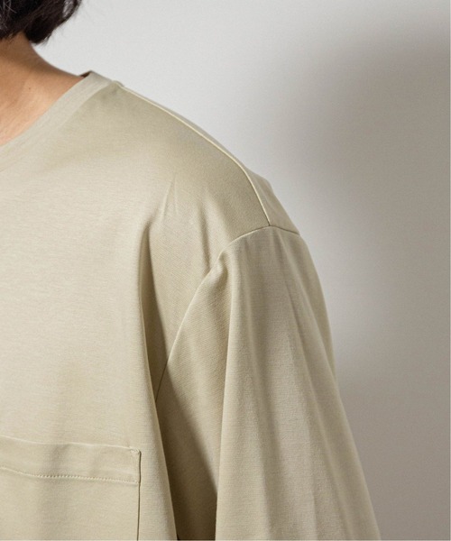EDIFICE(エディフィス)の「ポンチ ワイド ポケット ロングスリーブ Tシャツ(Tシャツ/カットソー・メンズ・ライトパープル/ベージュ/カーキ/コバルトブルー・MEDIUM/LARGE/SMALL)」の18枚目の写真