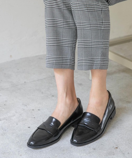 LEPSIM（レプシィム）の「フェイクファー中敷きローファー　236250（ローファー・レディース・ブラック/パイソン・MEDIUM/LARGE）」の2枚目の写真